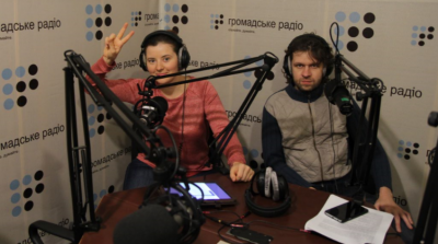 На фото: Олена Сапожнікова та Олег Шинкаренко. Автор фото: Аркадій Бущенко